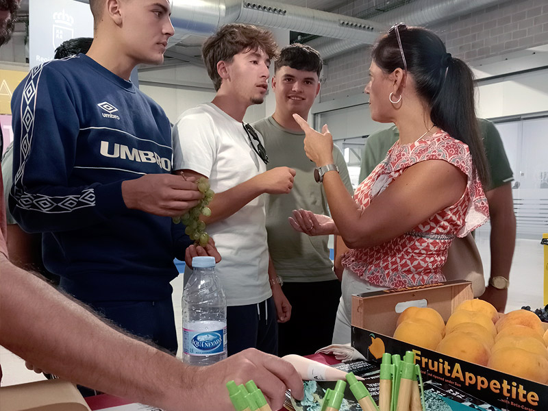 Alumnos de paisajismo en Feria EcoMurcia 2026